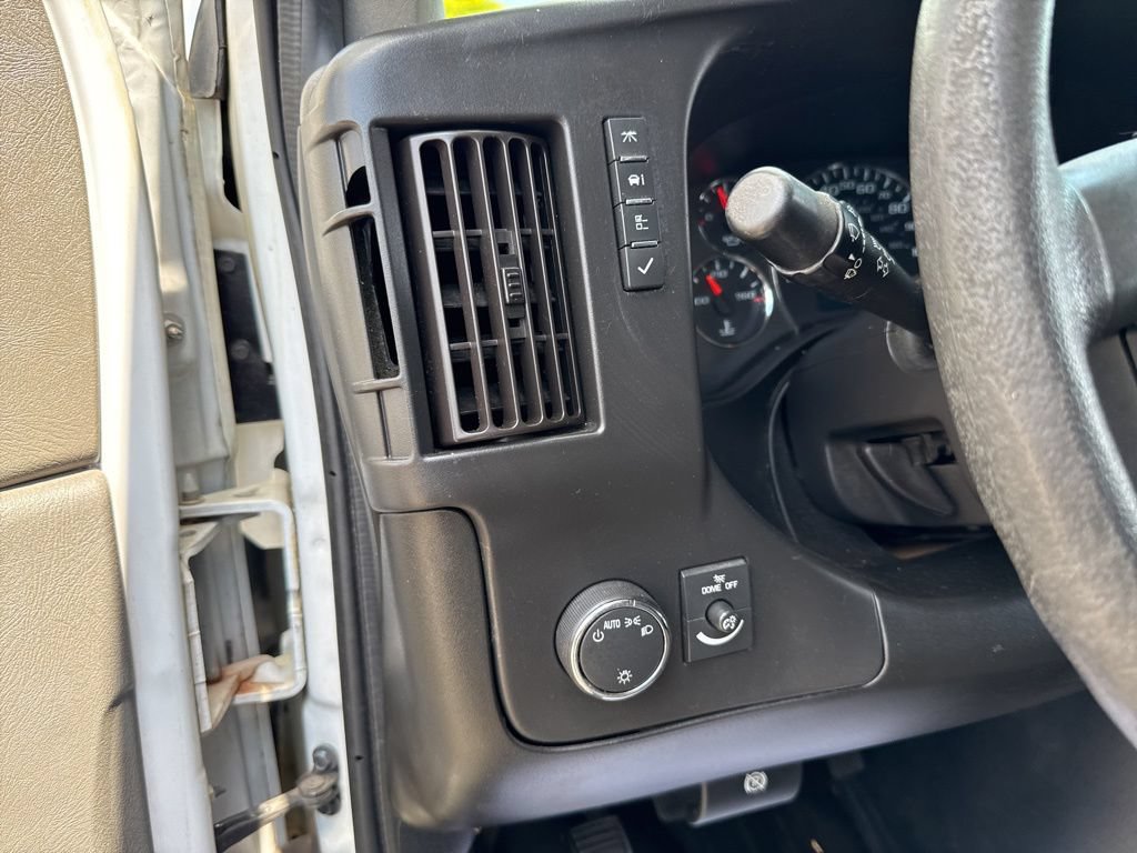 Used 2021 Chevrolet Express 3500 w/ Driver Convenience Package RWD image 29