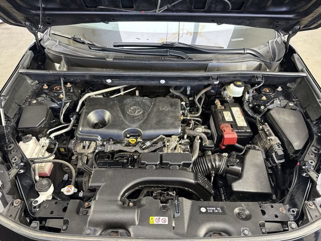Used 2019 Toyota RAV4 XLE Premium w/ Cold Weather Package AWD/4WD image 27