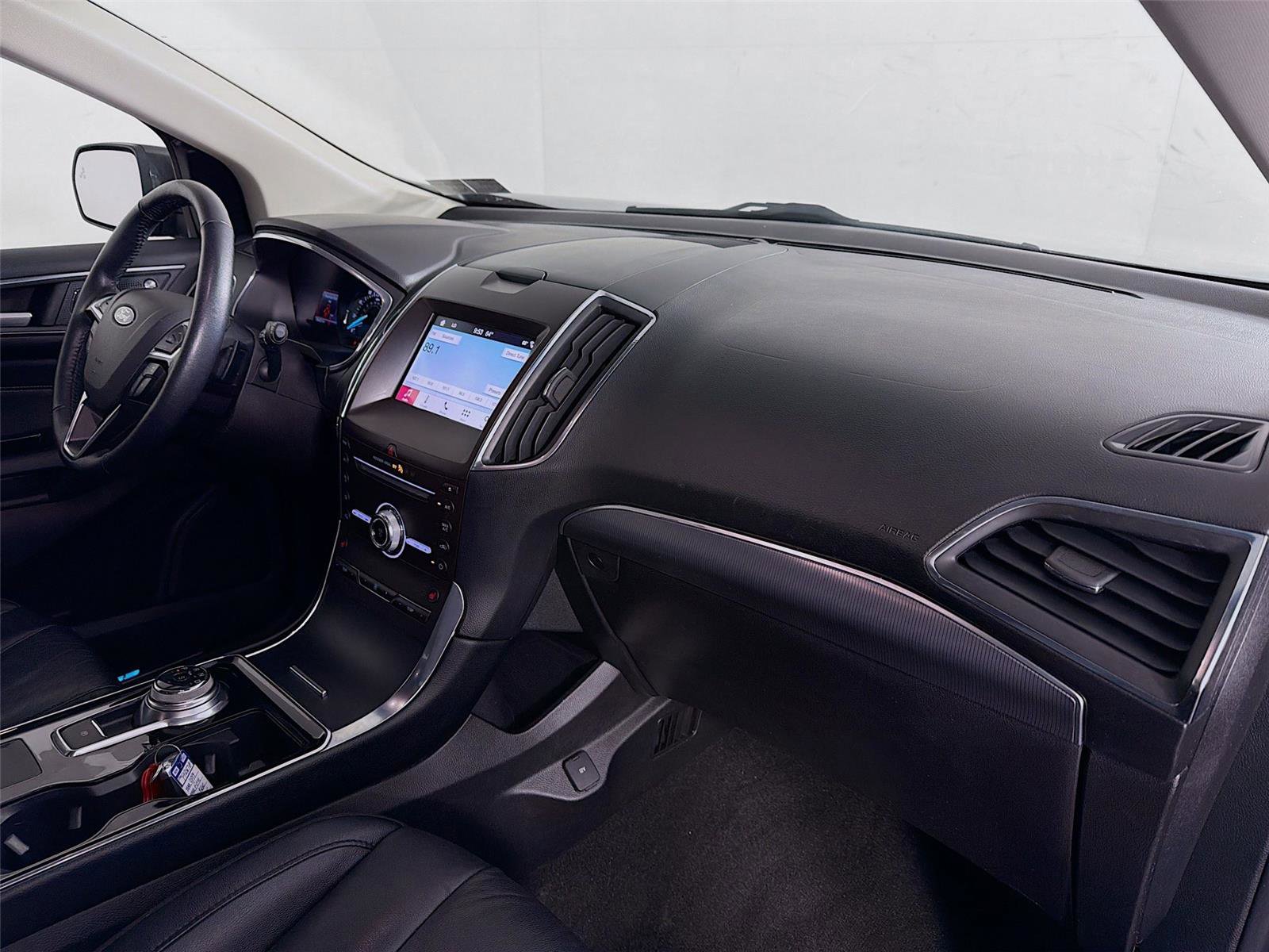 Used 2019 Ford Edge Titanium image 28