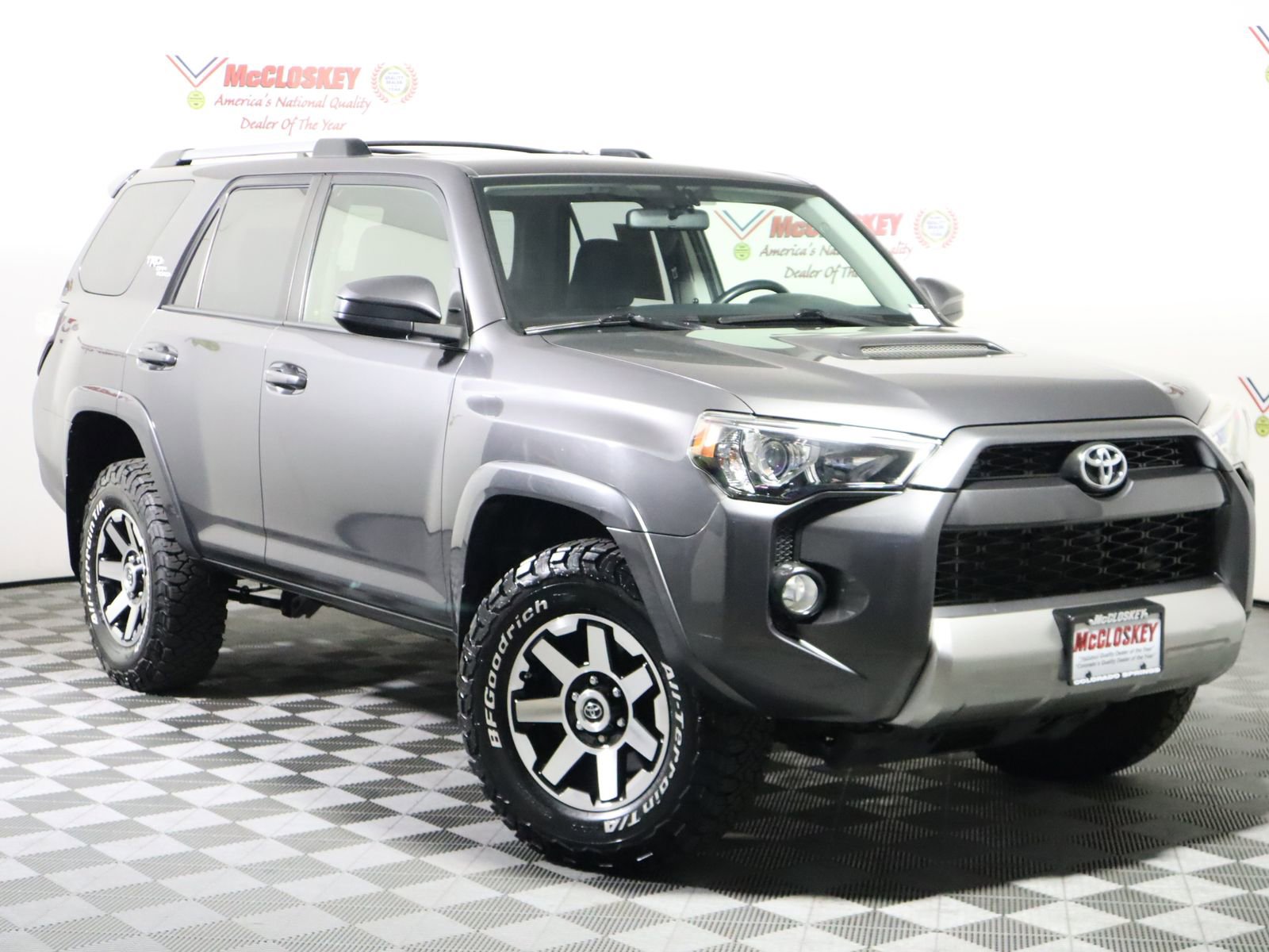 Used 2017 Toyota 4Runner TRD Off-Road w/ Convenience Package image 2