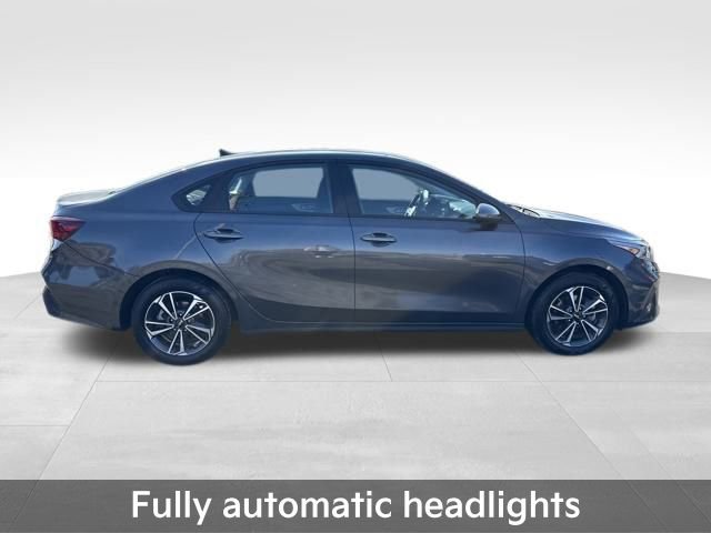 Used 2024 Kia Forte LXS w/ LXS Technology Package image 9