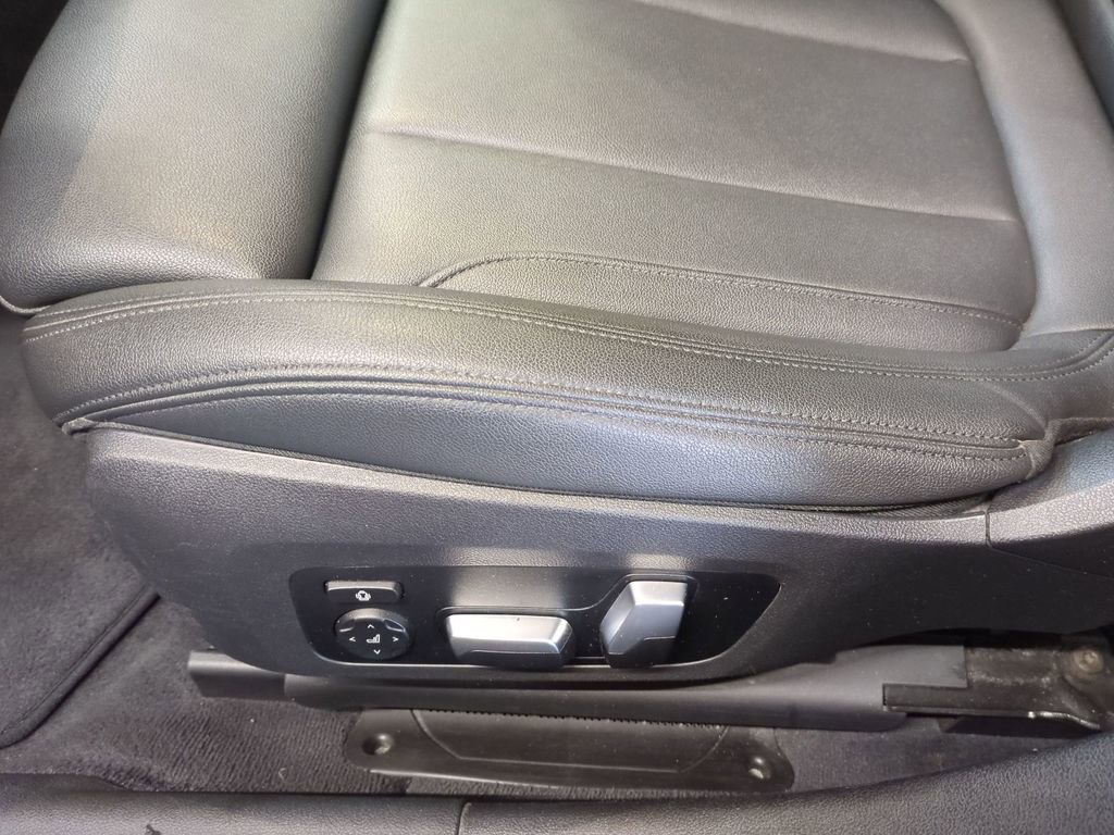 Used 2020 BMW 330i xDrive Sedan w/ Convenience Package image 15