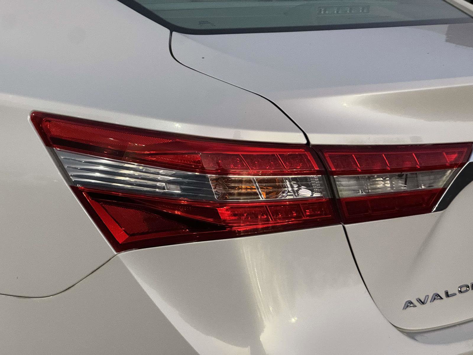 Used 2013 Toyota Avalon Limited image 30