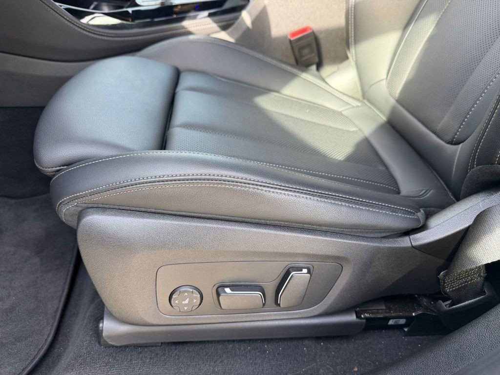 Used 2024 BMW X4 xDrive30i image 12