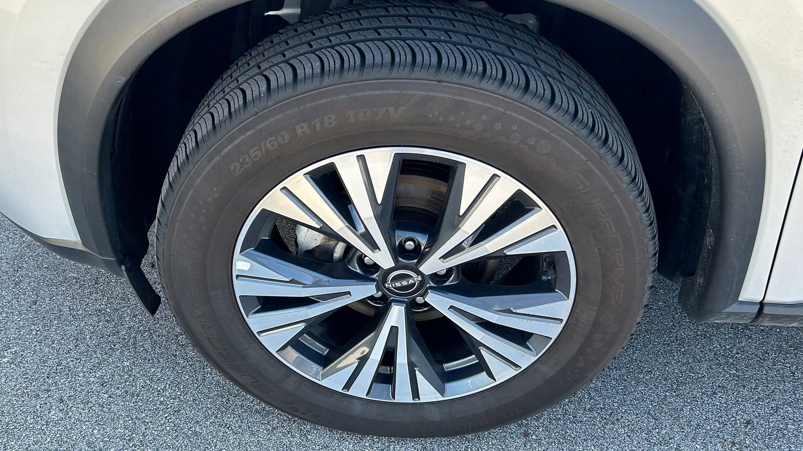 Used 2023 Nissan Rogue SV image 8
