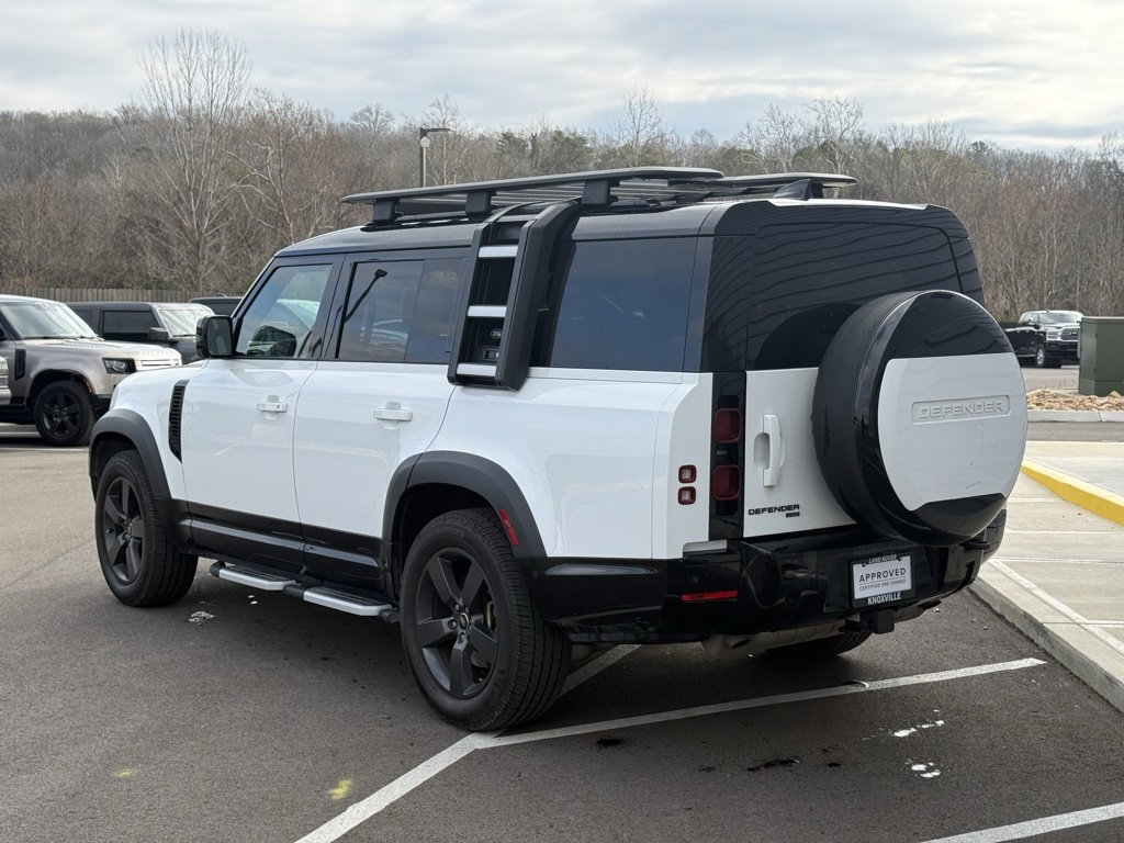 Used 2023 Land Rover Defender 130 X-Dynamic SE image 11