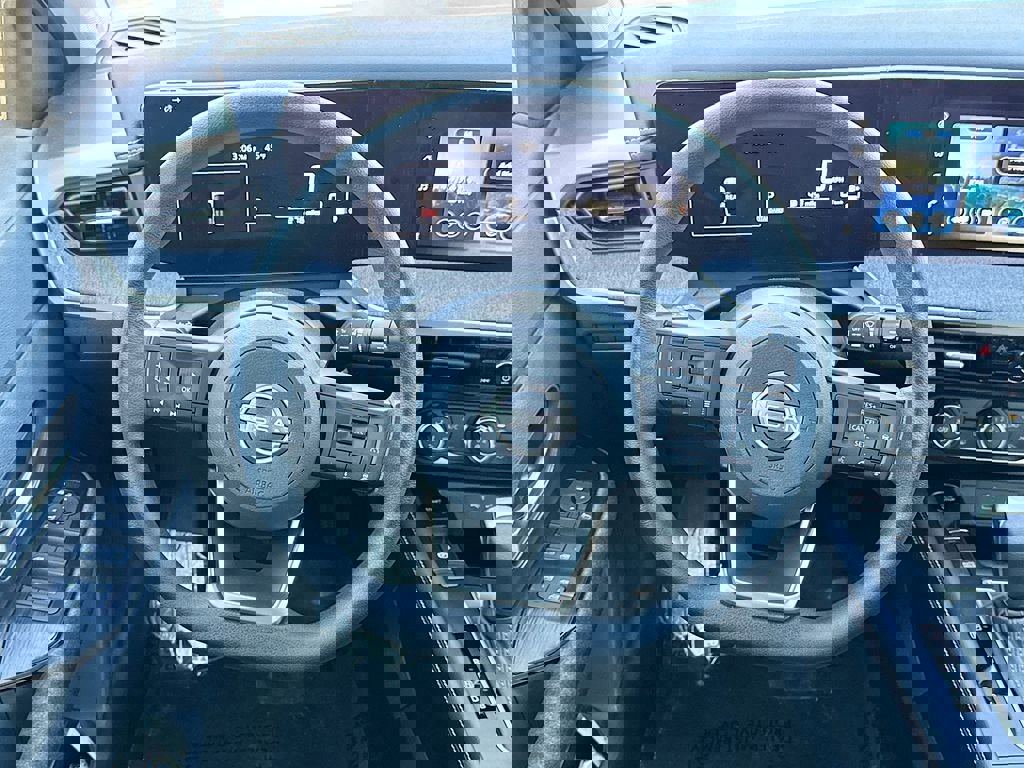 Used 2025 Nissan Kicks SV image 23