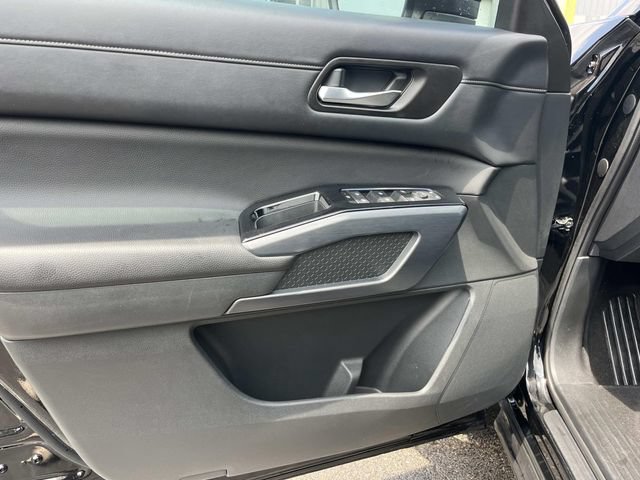 Used 2024 Nissan Pathfinder SL FWD image 32