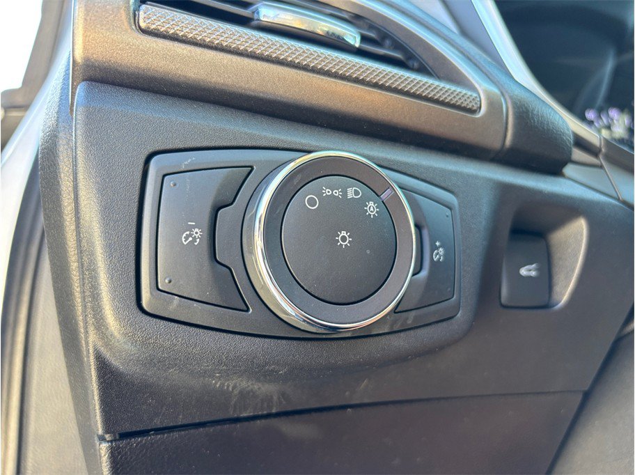 Used 2019 Ford Fusion SE FWD image 29
