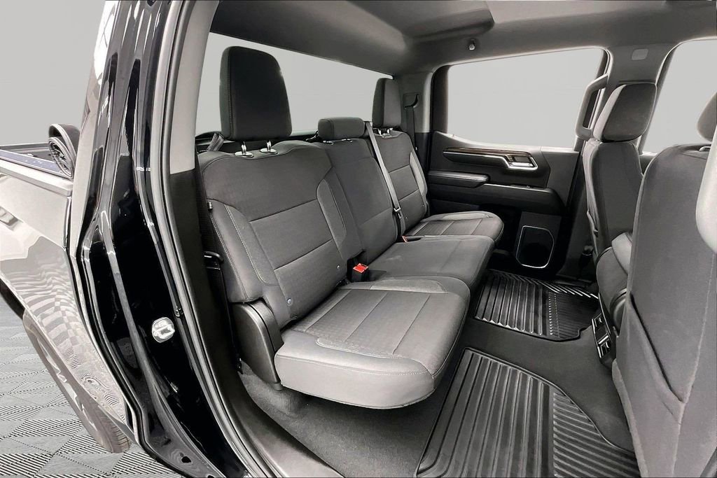 Used 2024 Chevrolet Silverado 1500 LT AWD/4WD image 28