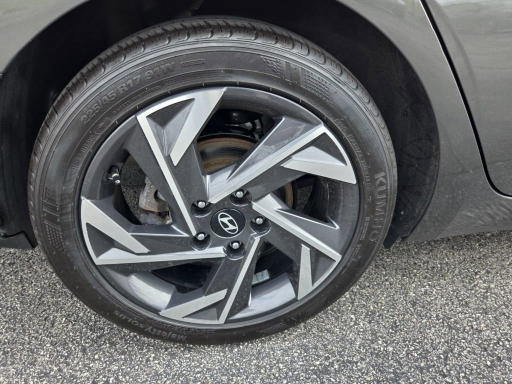 Certified 2024 Hyundai Elantra SEL w/ Convenience Package FWD image 18