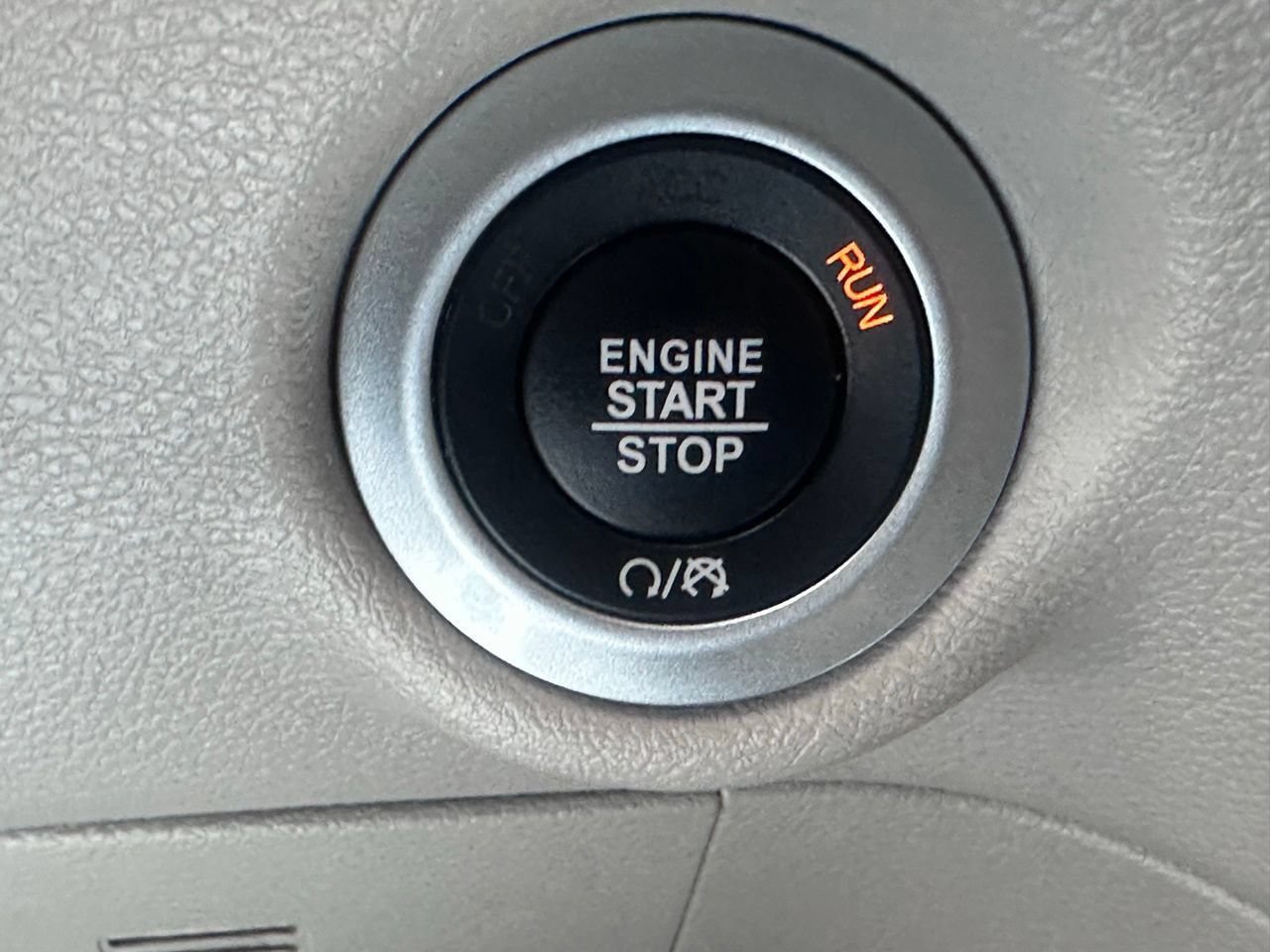 Used 2024 Chrysler Pacifica Touring-L FWD image 30