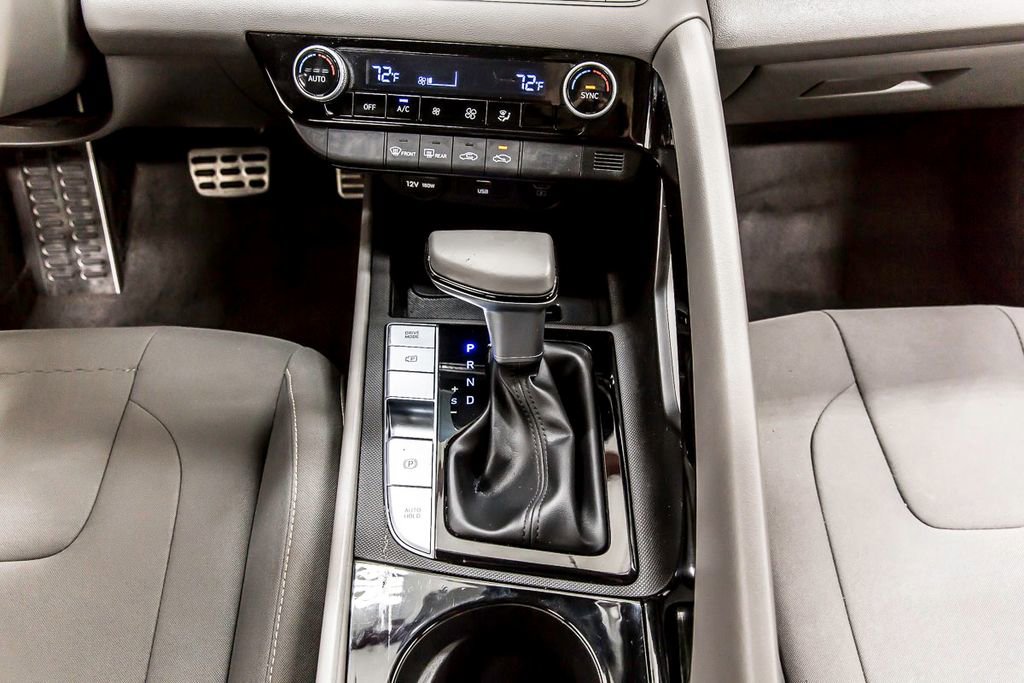 Used 2025 Hyundai Elantra SEL FWD image 21