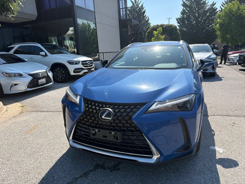 Used 2024 Lexus UX 250h AWD w/ Premium Package image 2