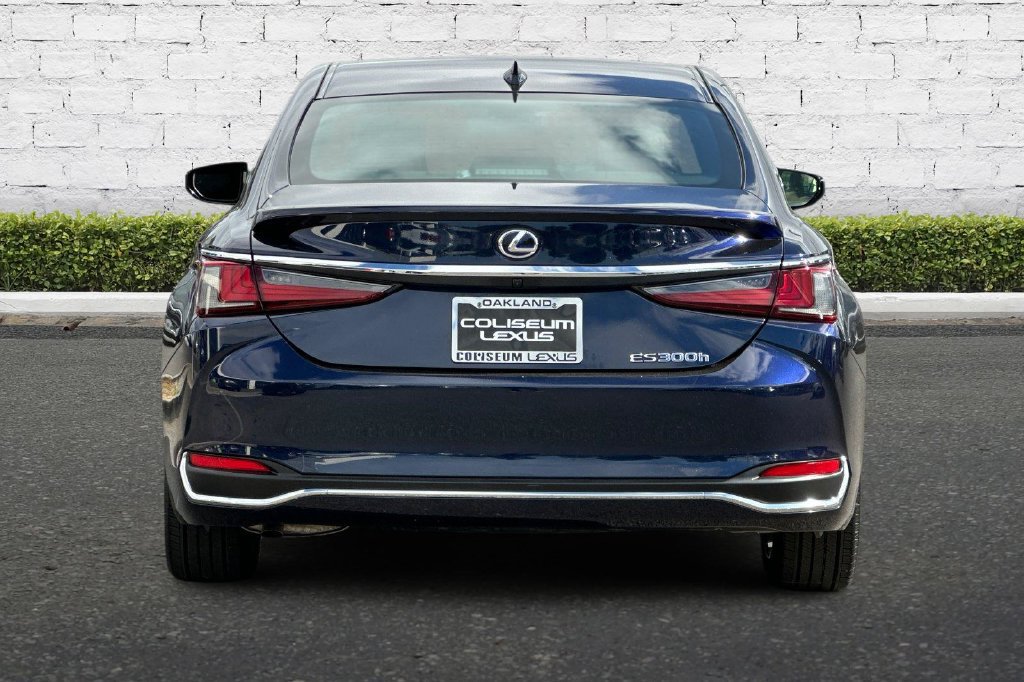 Used 2022 Lexus ES 300h w/ Accessory Package 2 FWD image 5