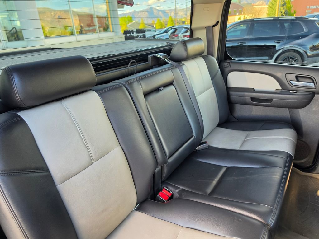 Used 2009 GMC Sierra 1500 SLT w/ All-Terrain Package AWD/4WD image 13
