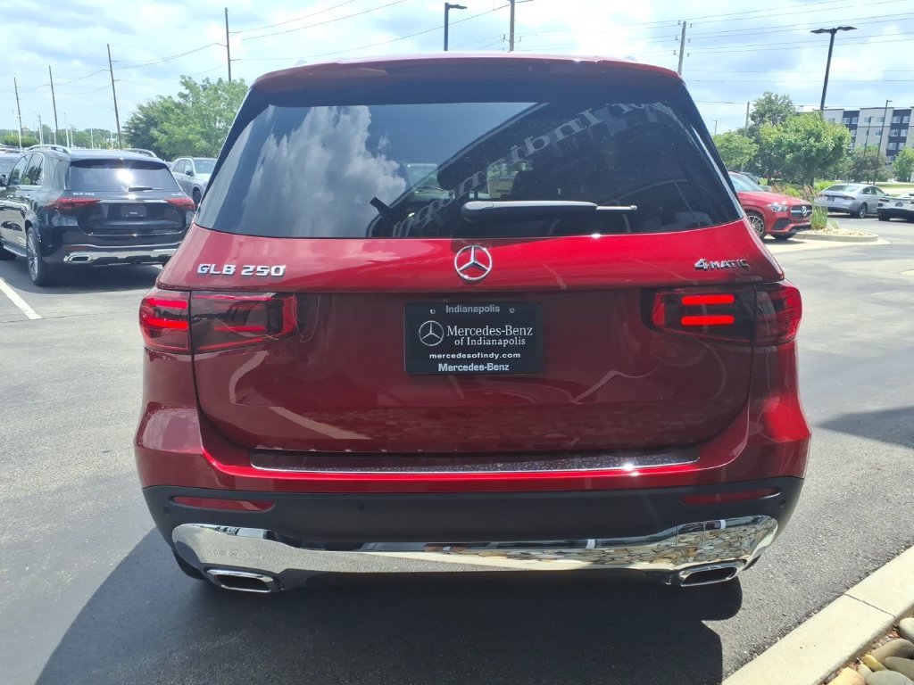 New 2026 Mercedes-Benz GLB 250 4MATIC image 5