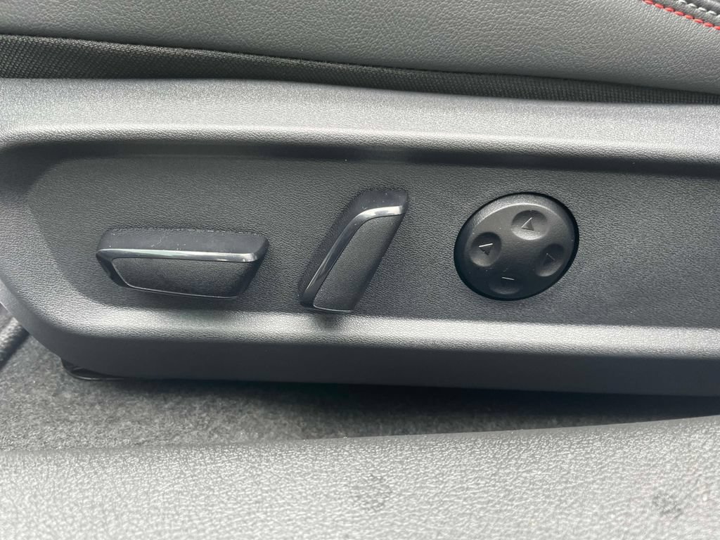 New 2026 Nissan Sentra SR w/ SR Premium Package FWD image 14