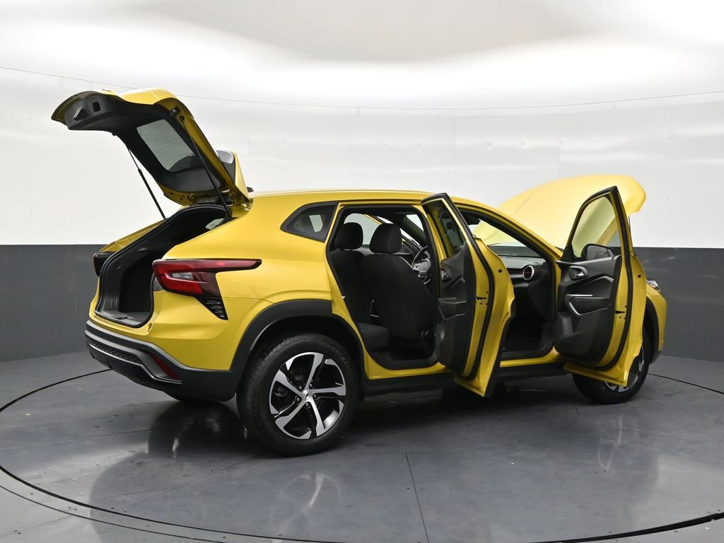 Used 2024 Chevrolet Trax RS w/ Sunroof Package image 30