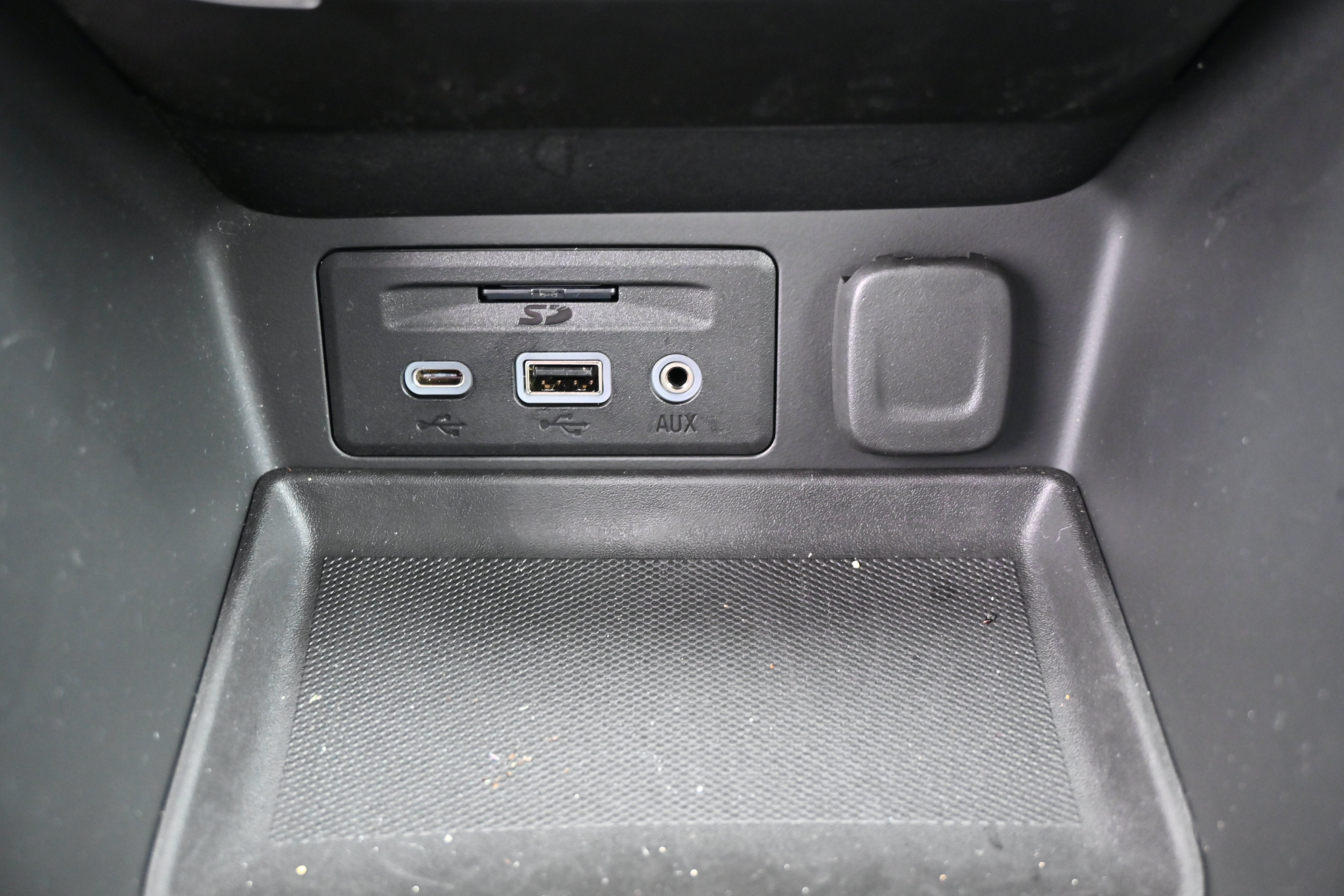 Used 2023 GMC Terrain Denali w/ LPO, Floor Liner Package AWD/4WD image 28