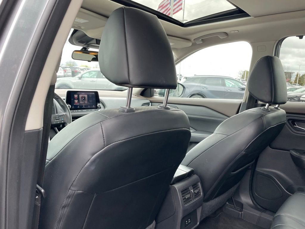 Used 2023 Nissan Rogue SV w/ SV Premium Package image 25