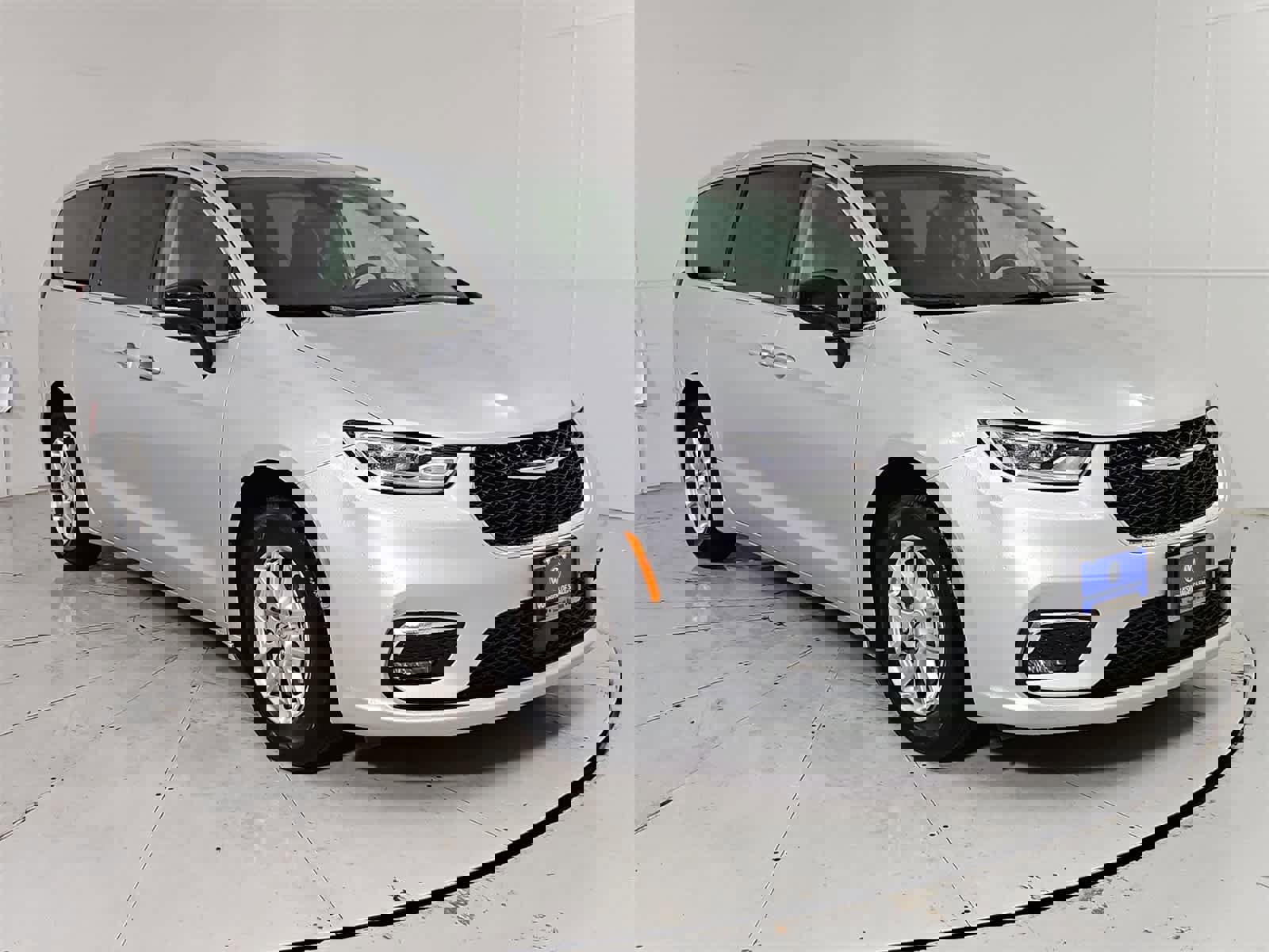 Used 2024 Chrysler Pacifica Touring-L image 8