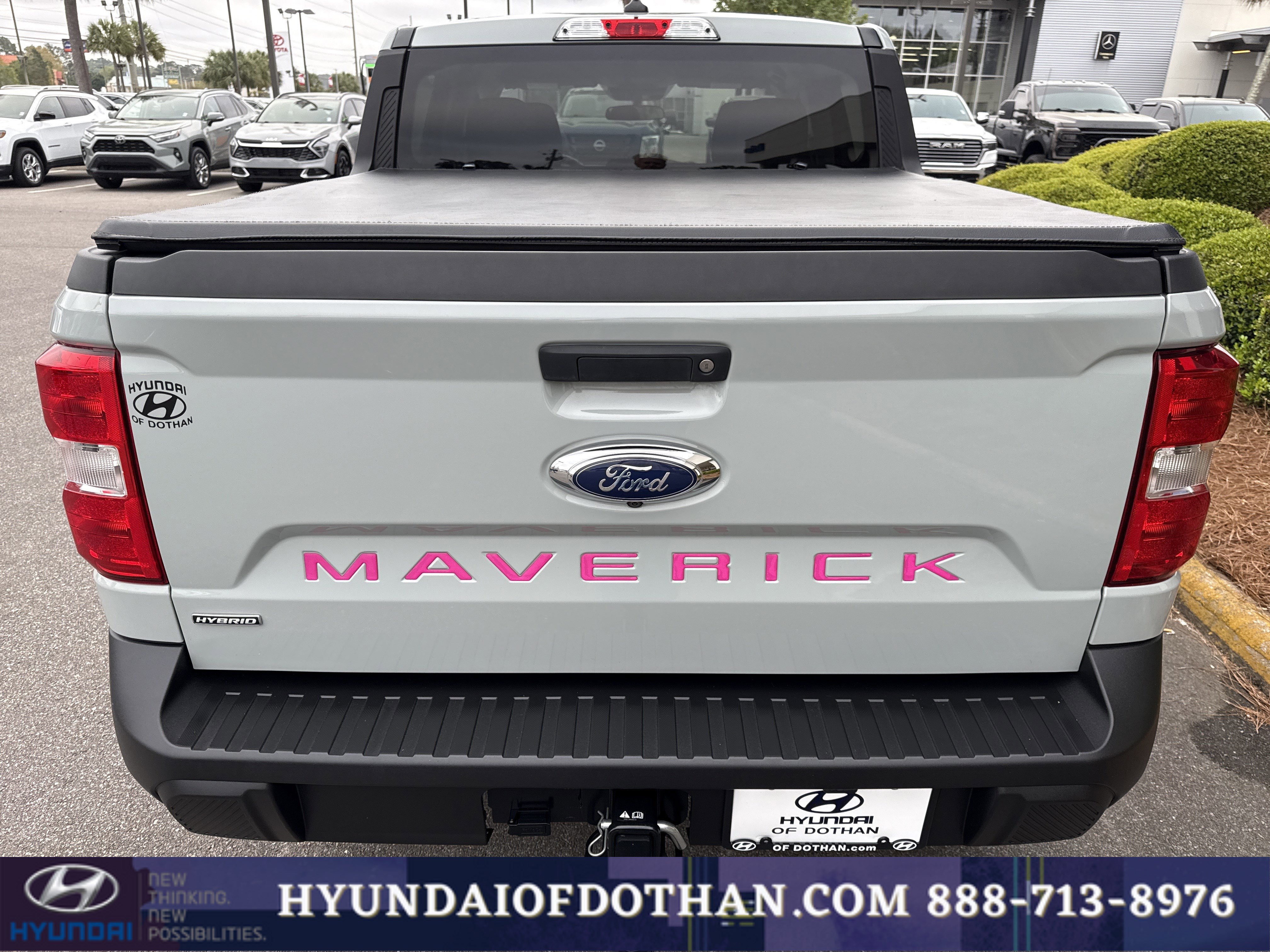 Used 2023 Ford Maverick XL image 5