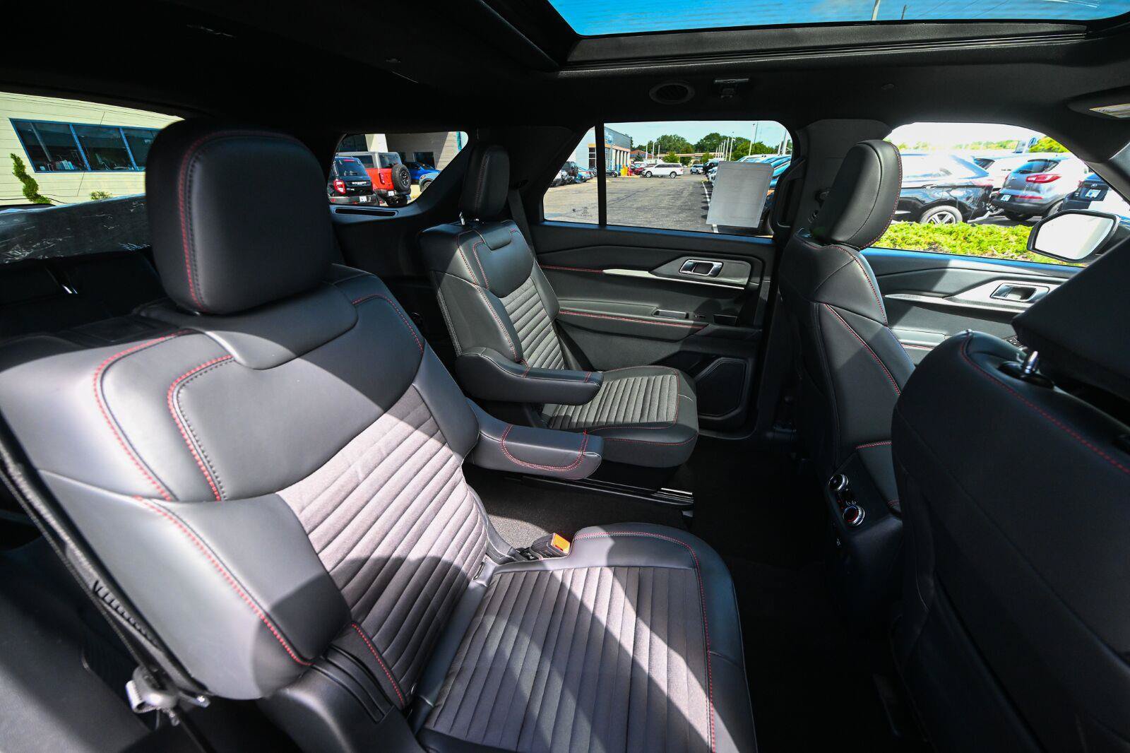 New 2026 Ford Explorer ST-Line w/ ST-Line Street Pack AWD/4WD image 25