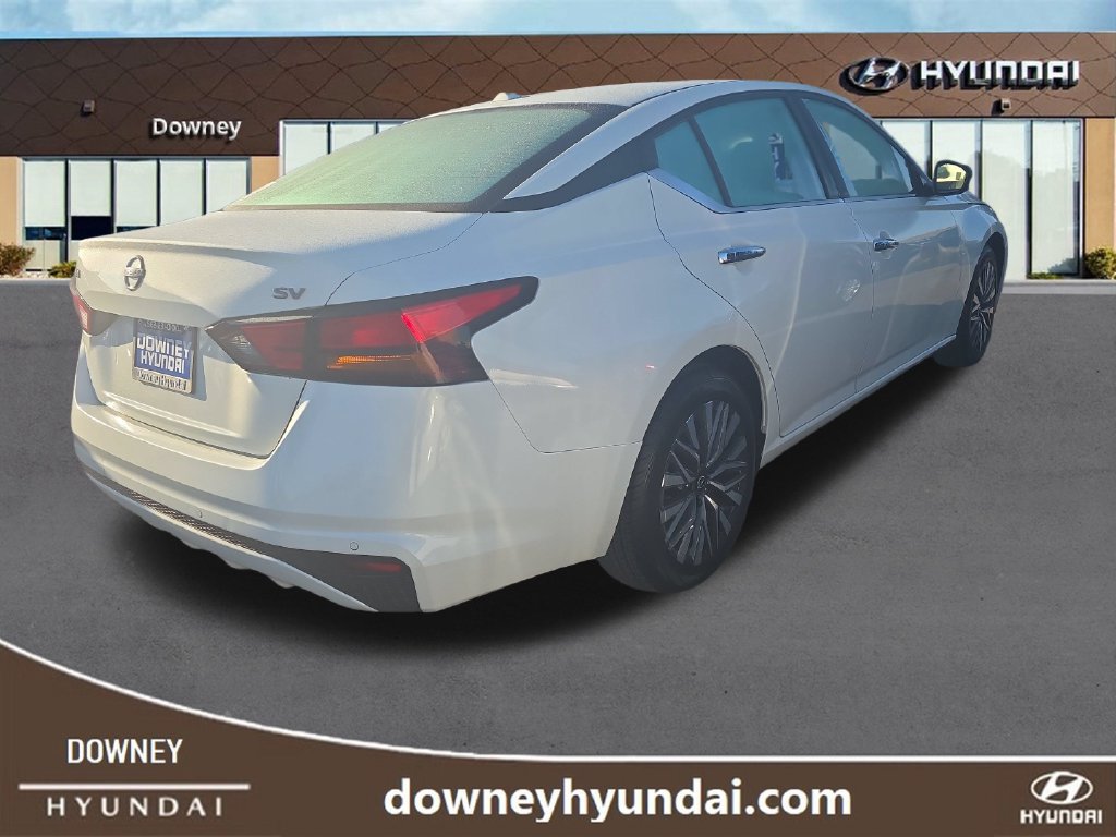 Used 2024 Nissan Altima 2.5 SV FWD image 5