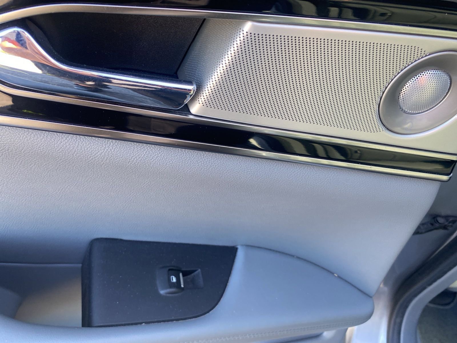 Used 2021 Lincoln Nautilus Reserve w/ Equipment Group 202A image 23