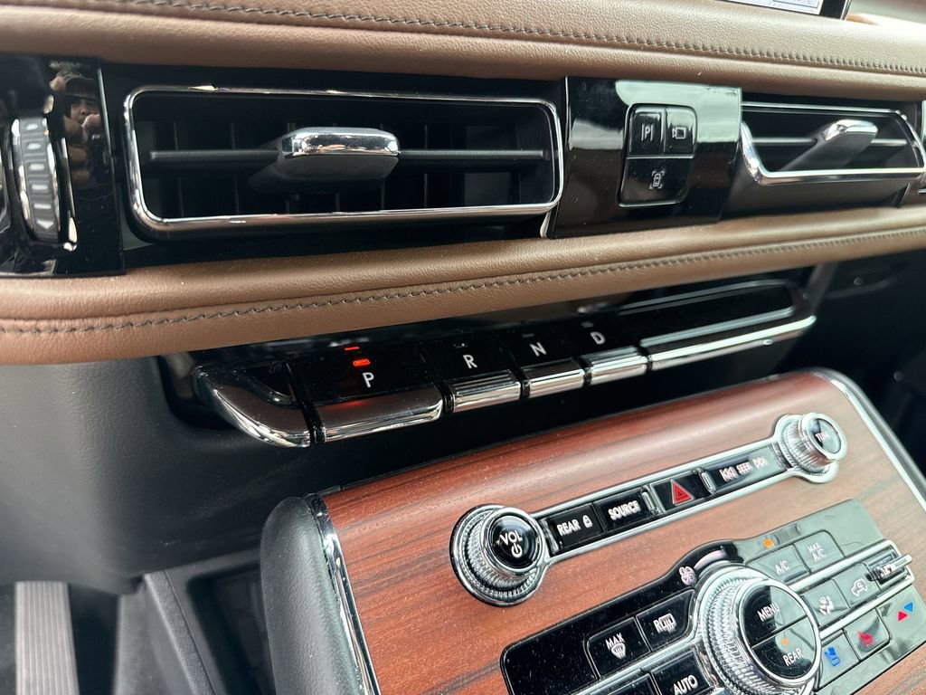 Used 2022 Lincoln Aviator Reserve w/ Equipment Group 201A image 20