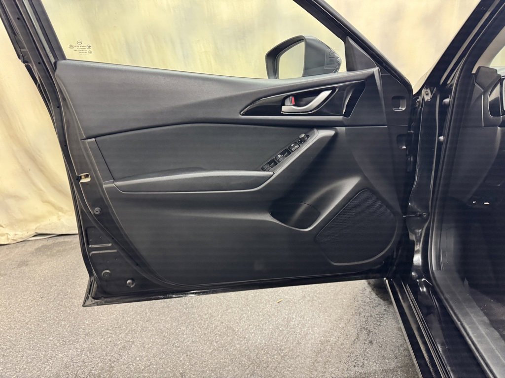 Used 2015 MAZDA MAZDA3 i Touring image 12