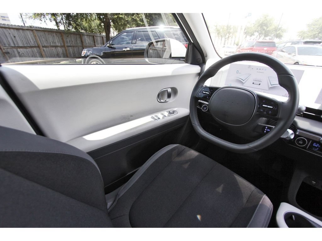 Certified 2024 Hyundai Ioniq 5 SE RWD image 9