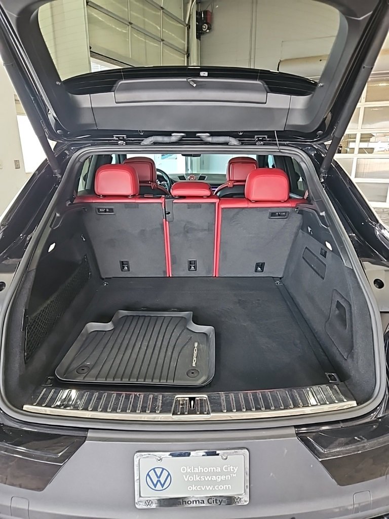 Used 2022 Porsche Cayenne Coupe image 19