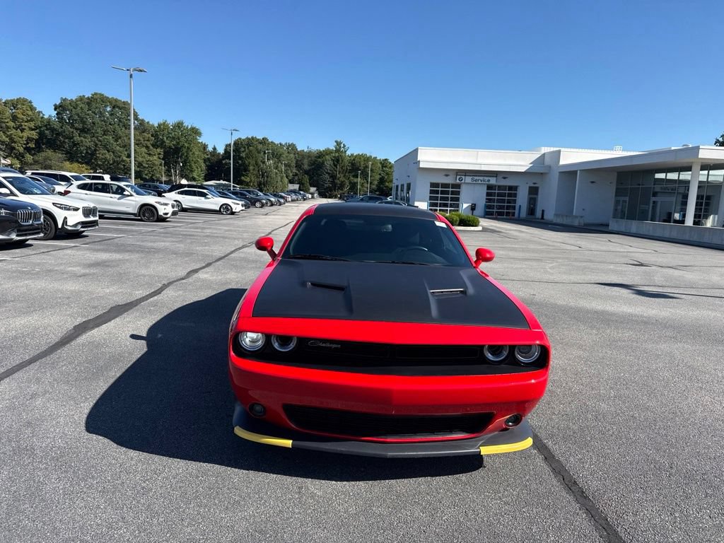 Used 2021 Dodge Challenger SXT RWD image 2