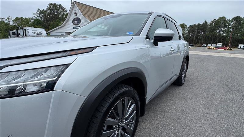 Used 2022 Nissan Pathfinder SL w/ SL Premium Package AWD/4WD image 14