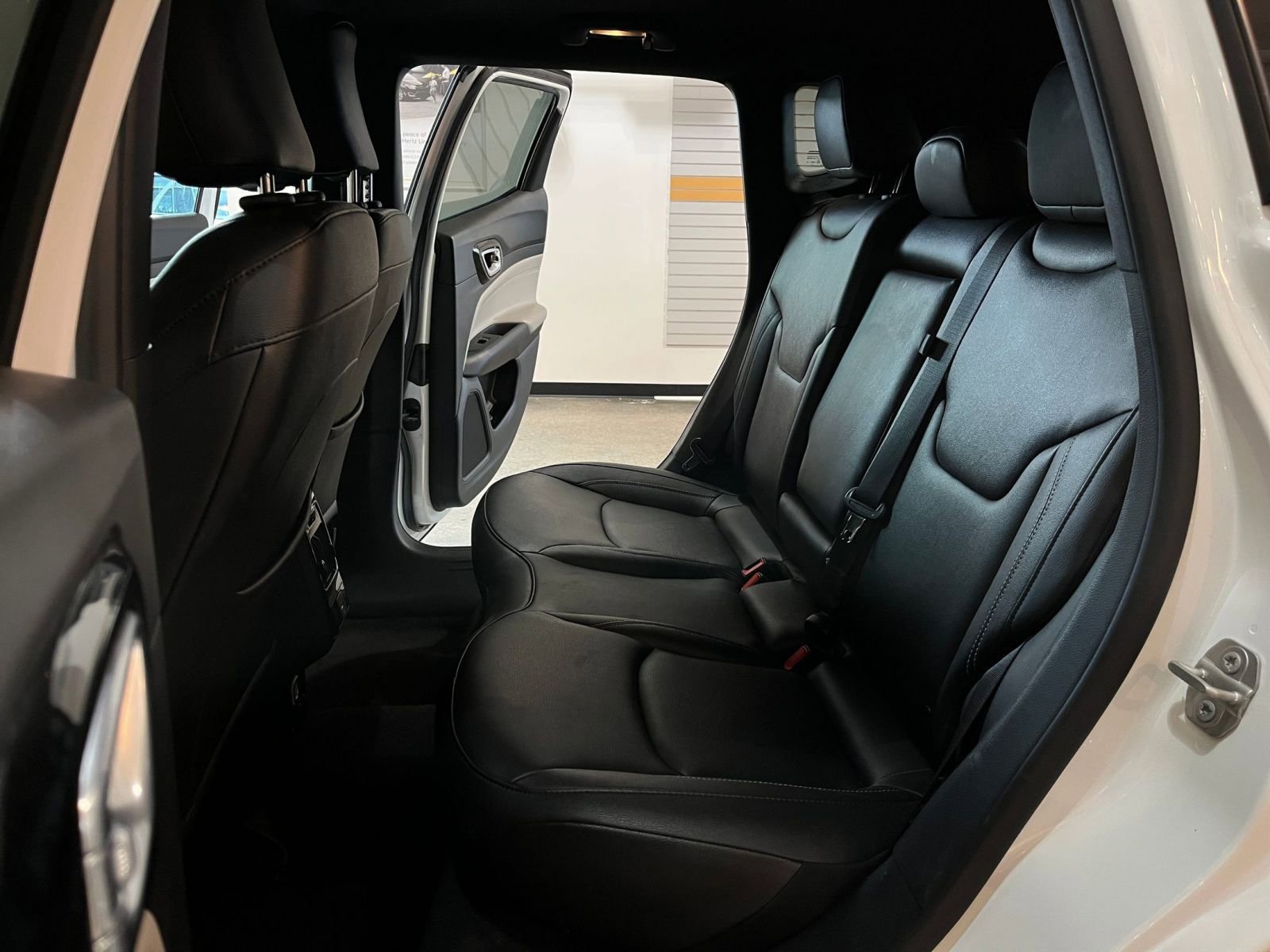 Used 2025 Jeep Compass Limited image 25