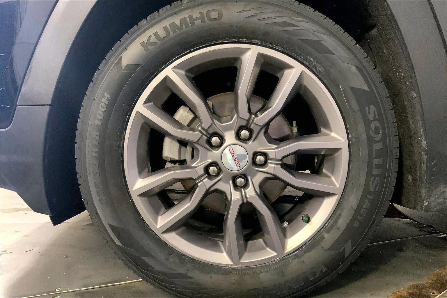 Used 2024 GMC Terrain SLT FWD image 9