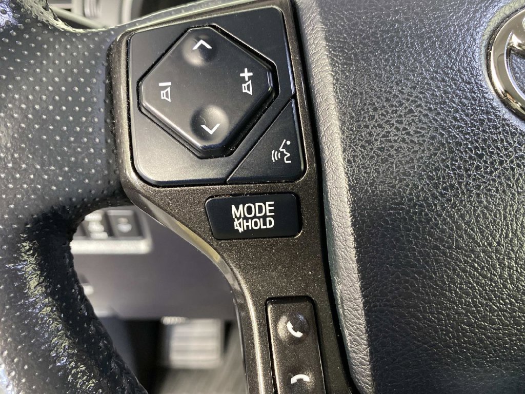 Used 2024 Toyota 4Runner TRD Off-Road Premium w/ Moonroof Package AWD/4WD image 17