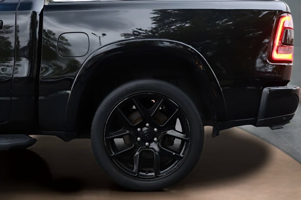 Used 2021 RAM 1500 Laramie AWD/4WD image 8
