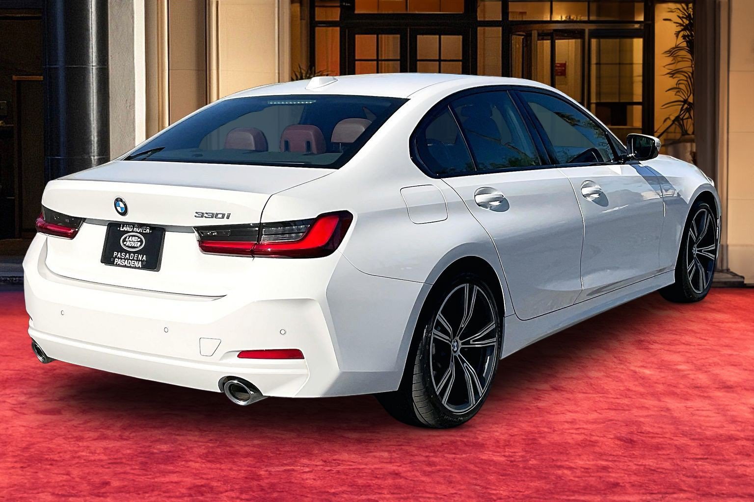 Used 2023 BMW 330i Sedan w/ Convenience Package RWD image 12