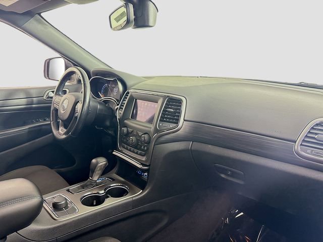 Used 2019 Jeep Grand Cherokee Laredo image 27
