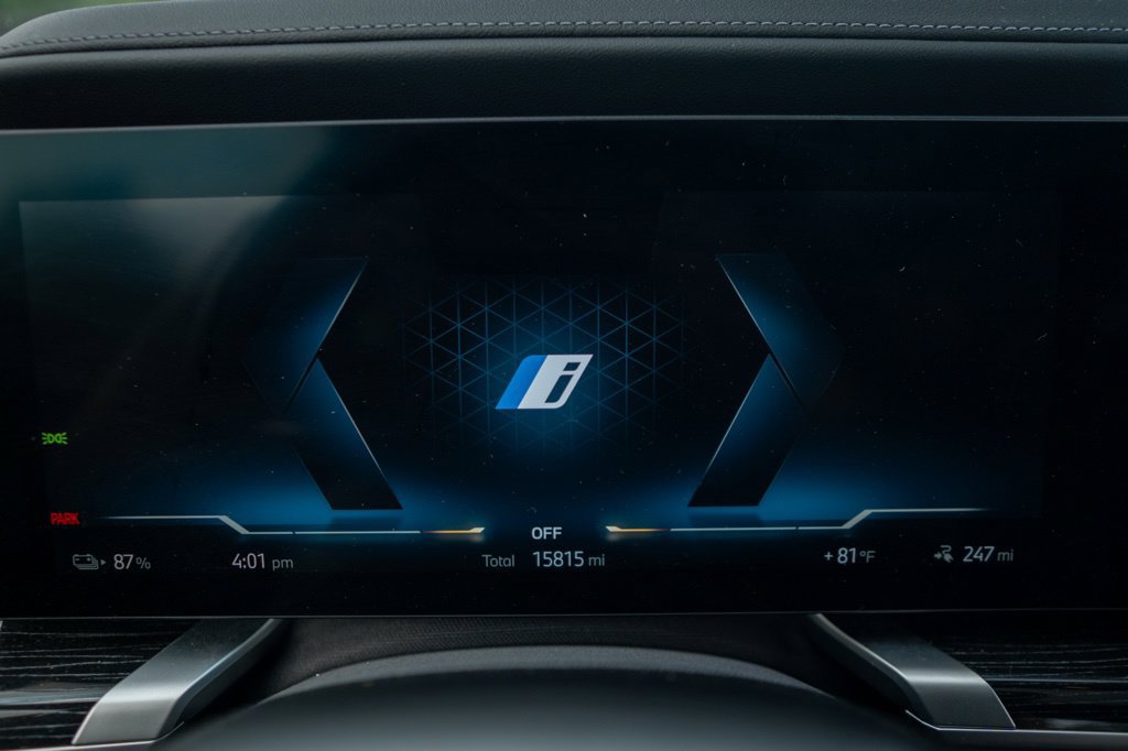 Certified 2024 BMW i7 xDrive60 w/ Executive Package AWD/4WD image 25