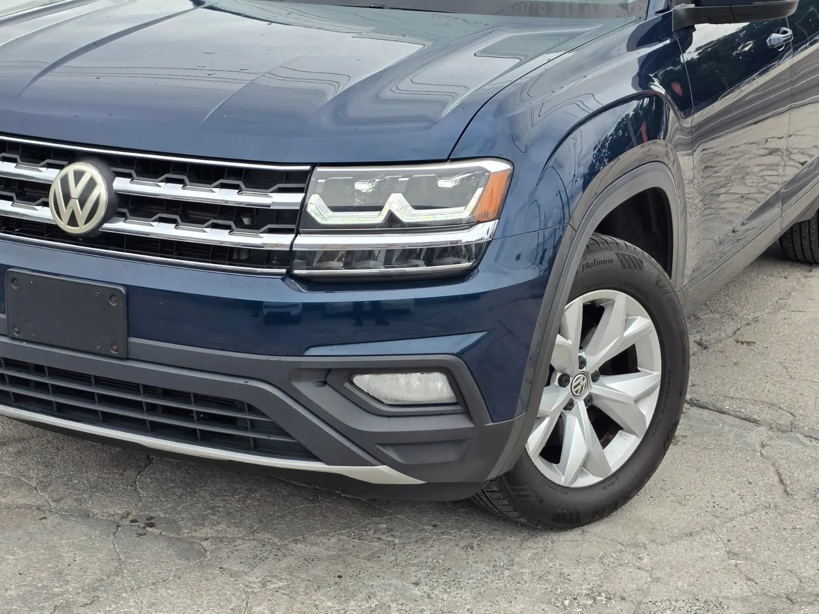 Used 2018 Volkswagen Atlas SE AWD/4WD image 3