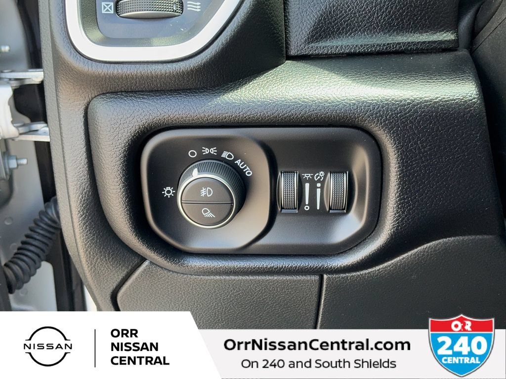 Used 2026 RAM 2500 Laramie AWD/4WD image 18