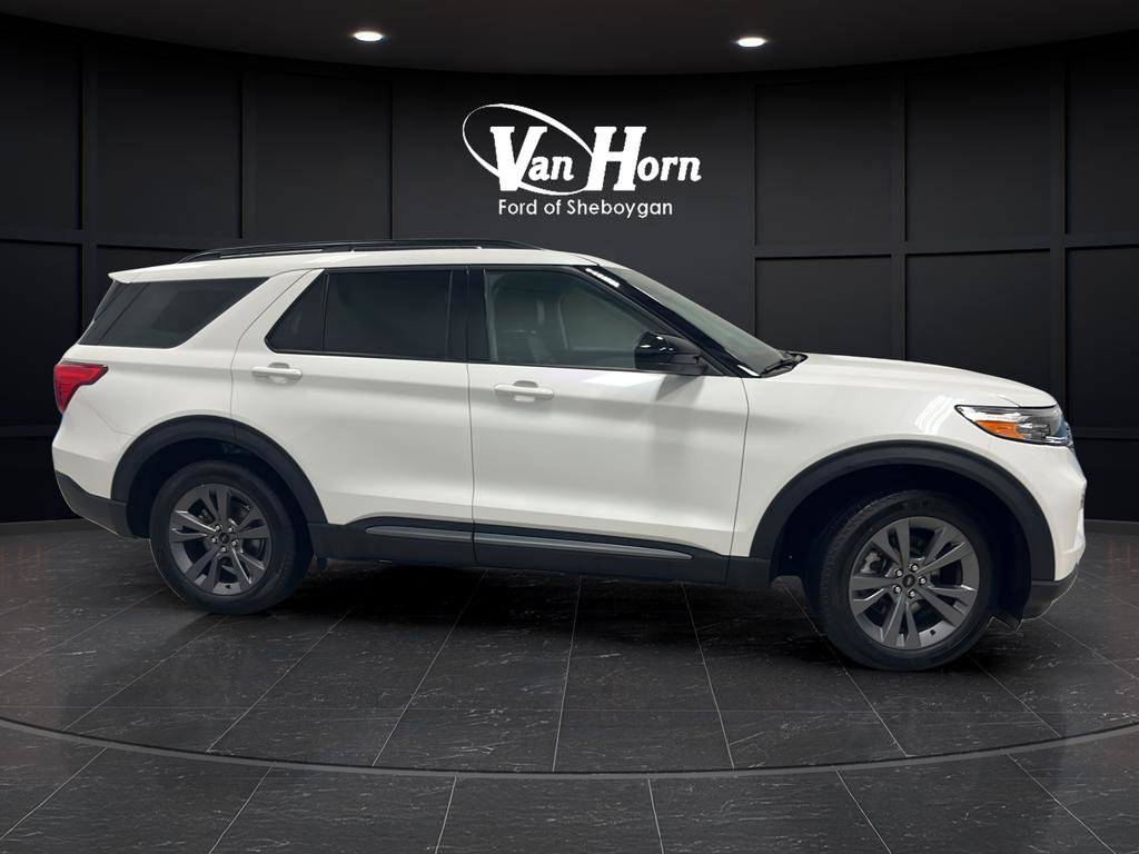 Used 2024 Ford Explorer XLT w/ Equipment Group 202A AWD/4WD image 8