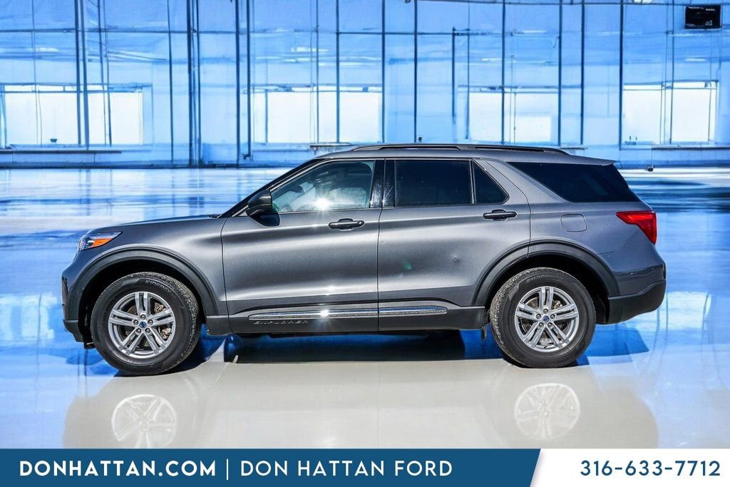 Used 2022 Ford Explorer XLT w/ Equipment Group 202A image 2