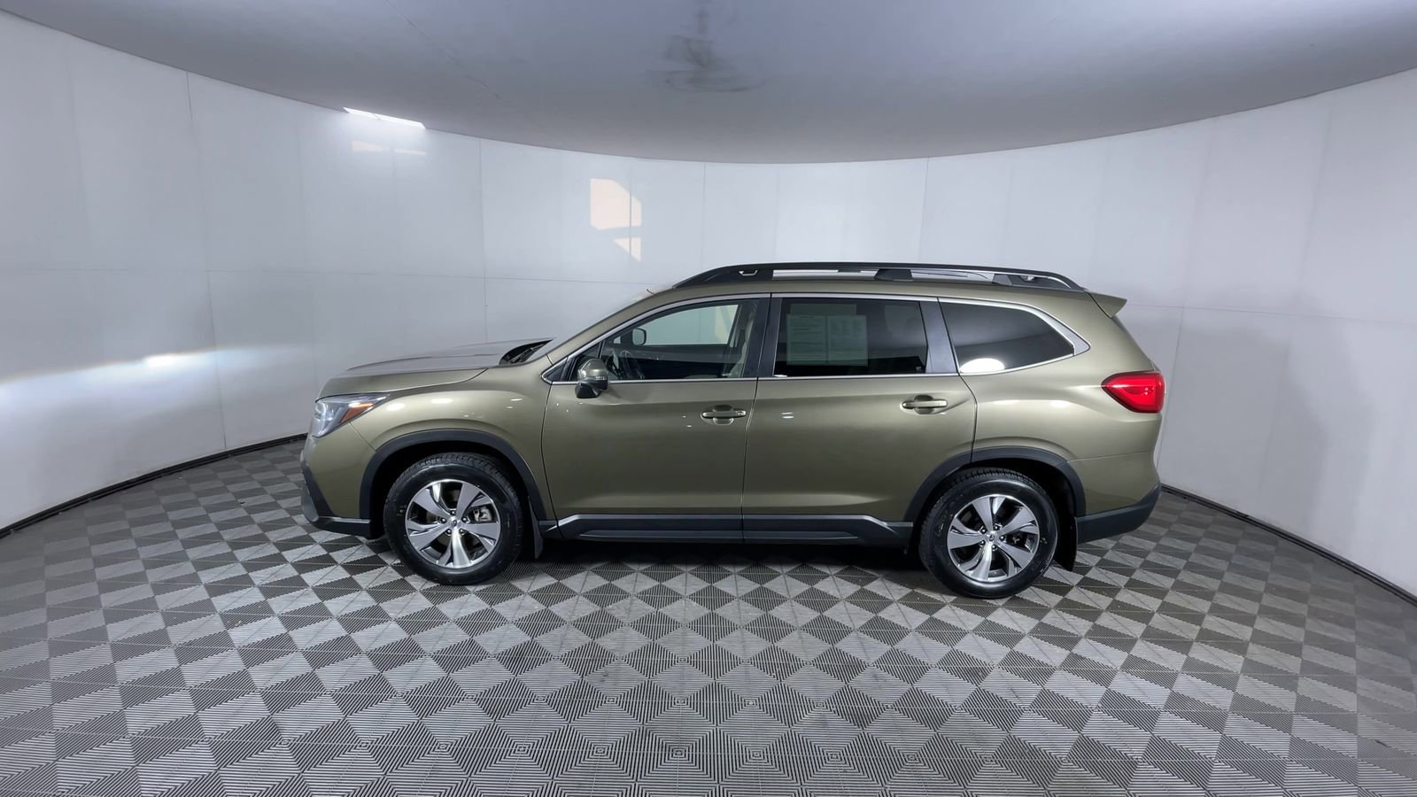 Certified 2023 Subaru Ascent Premium w/ Convenience Package AWD/4WD image 5