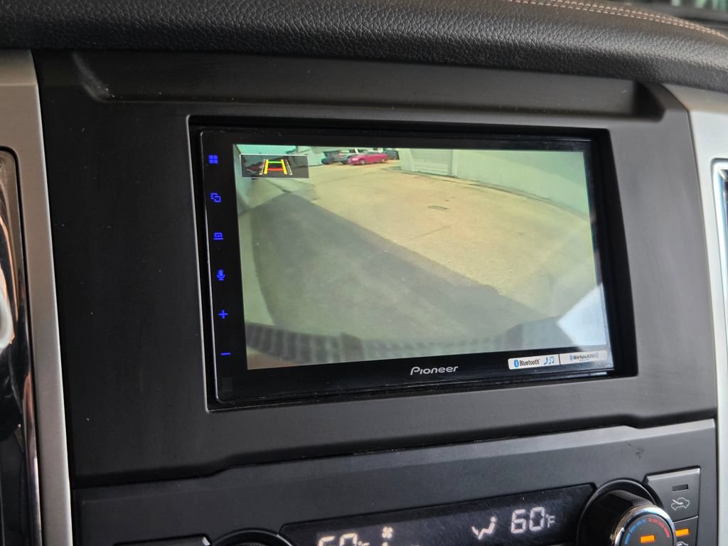 Used 2017 Nissan Titan SL AWD/4WD image 3