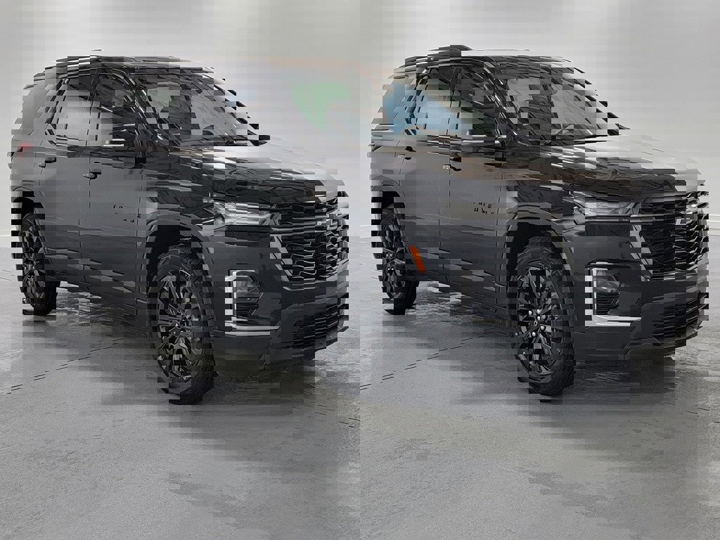 Used 2022 Chevrolet Traverse RS image 2
